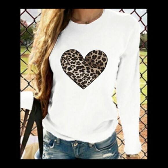Sale🍀Ladies Cheetah Heart Long Sleeve T - Picture 2 of 3